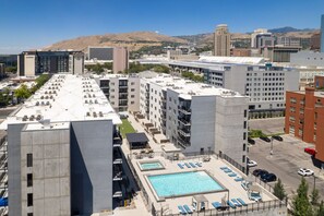 Exterior - Convention Ctr Lux 2BR Pool,Htub,Gym,Theatre,Pkg (Salt Lake City)