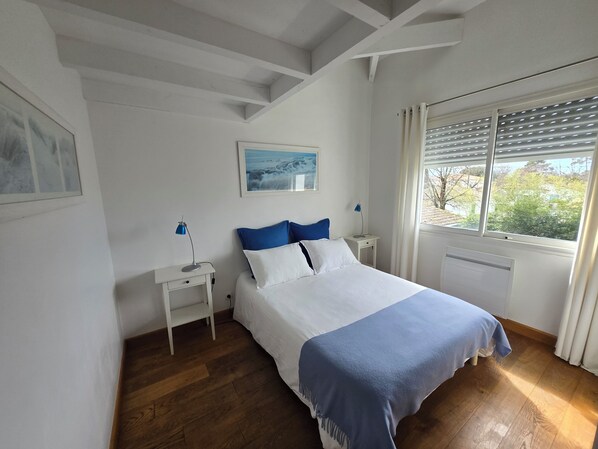 1 室のベッドルーム、WiFi、ベッドシーツ