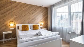 1 bedroom, iron/ironing board, internet, bed sheets