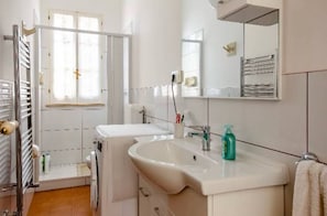 Shower, free toiletries, hair dryer, towels - villa in full relaxation near the sea - air conditioning - wifi (Augusta)
