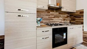 Coffee/tea maker, fridge, microwave, oven - villa in full relaxation near the sea - air conditioning - wifi (Augusta)