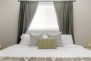 7 bedrooms, desk, iron/ironing board, travel crib
