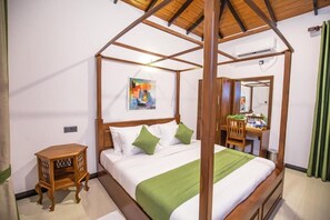 7 bedrooms, iron/ironing board, WiFi, bed sheets
