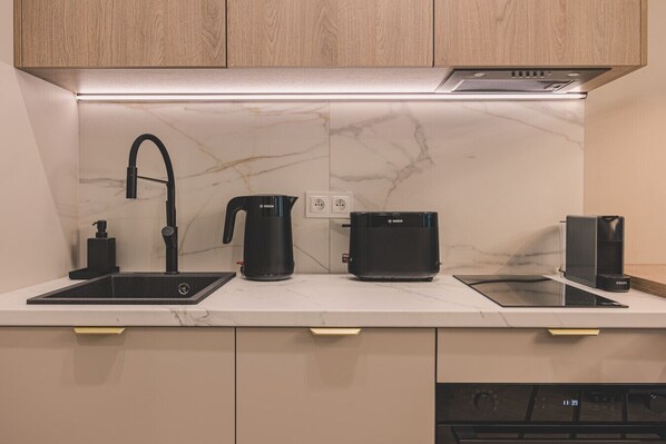 Fridge, microwave, oven, stovetop