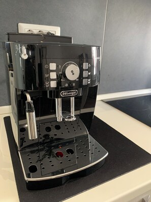 Kaffee und/oder Kaffeemaschine