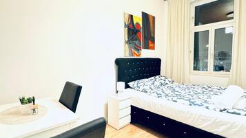 Iron/ironing board, free WiFi, bed sheets