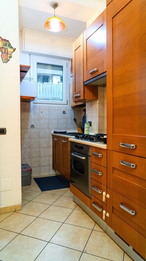 Réfrigérateur, micro-ondes, four, lave-vaisselle