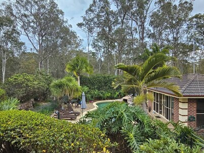 Cosy Self-Contained 2 bedroom unit with shared swimming pool in an Acreage