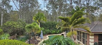 Cosy Self-Contained 2 bedroom unit with shared swimming pool in an Acreage