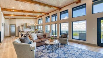 Smart TV, fireplace, video games