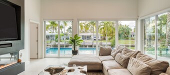 Luxury Waterfront Home w/ Pool, Hot Tub & Dock Near Las Olas | Gulfstream