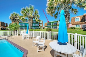 Pool - 2 Condos | Beach Access, 2 Pools, Pickleball & Tennis | Island Retreat Complex (Port Aransas)