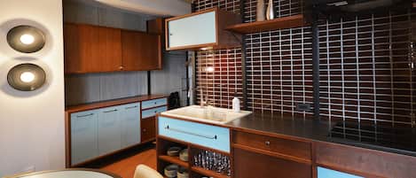 Deluxe Room | Private kitchen