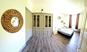 3 bedrooms, desk, iron/ironing board, travel cot