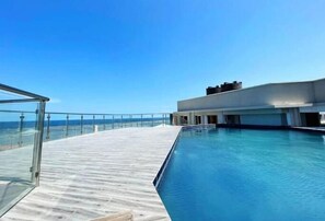 Outdoor pool - Antalyia Seaview Apartments (Mombasa)