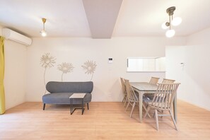 Apartment, Non Smoking (1F) | Living area
