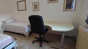 1 camera, ferro/asse da stiro, Wi-Fi gratuito, lenzuola