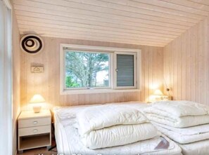 4 bedrooms, free WiFi - Summerhouse on the beach and with ocean view (Sjællands Odde)