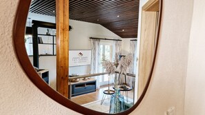 Interior - Apartment 'Landidyll Maxl' with Private Terrace, Private Garden and Wi-Fi (Untergriesbach)