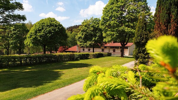 Property grounds - Apartment 'Landidyll Wastl' with private Terrace, Private Garden and Wi-Fi (Untergriesbach)