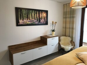 1 slaapkamer, een strijkplank/strijkijzer, gratis wifi, beddengoed