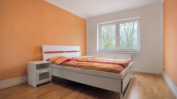 1 bedroom, free WiFi, bed sheets