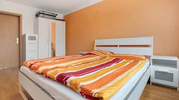 1 bedroom, free WiFi, bed sheets