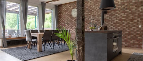 Geladeira, micro-ondas, fogão, cooktop