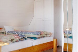 1 bedroom, free WiFi, bed sheets