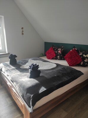 1 bedroom, free WiFi, bed sheets