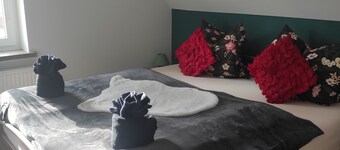 Ferienwohnung 'Rosie' mit Gemeinschaftsgarten und Wi-Fi