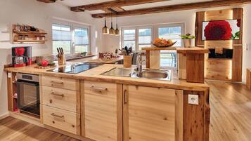 Geladeira, fogão, cooktop, lava-louças