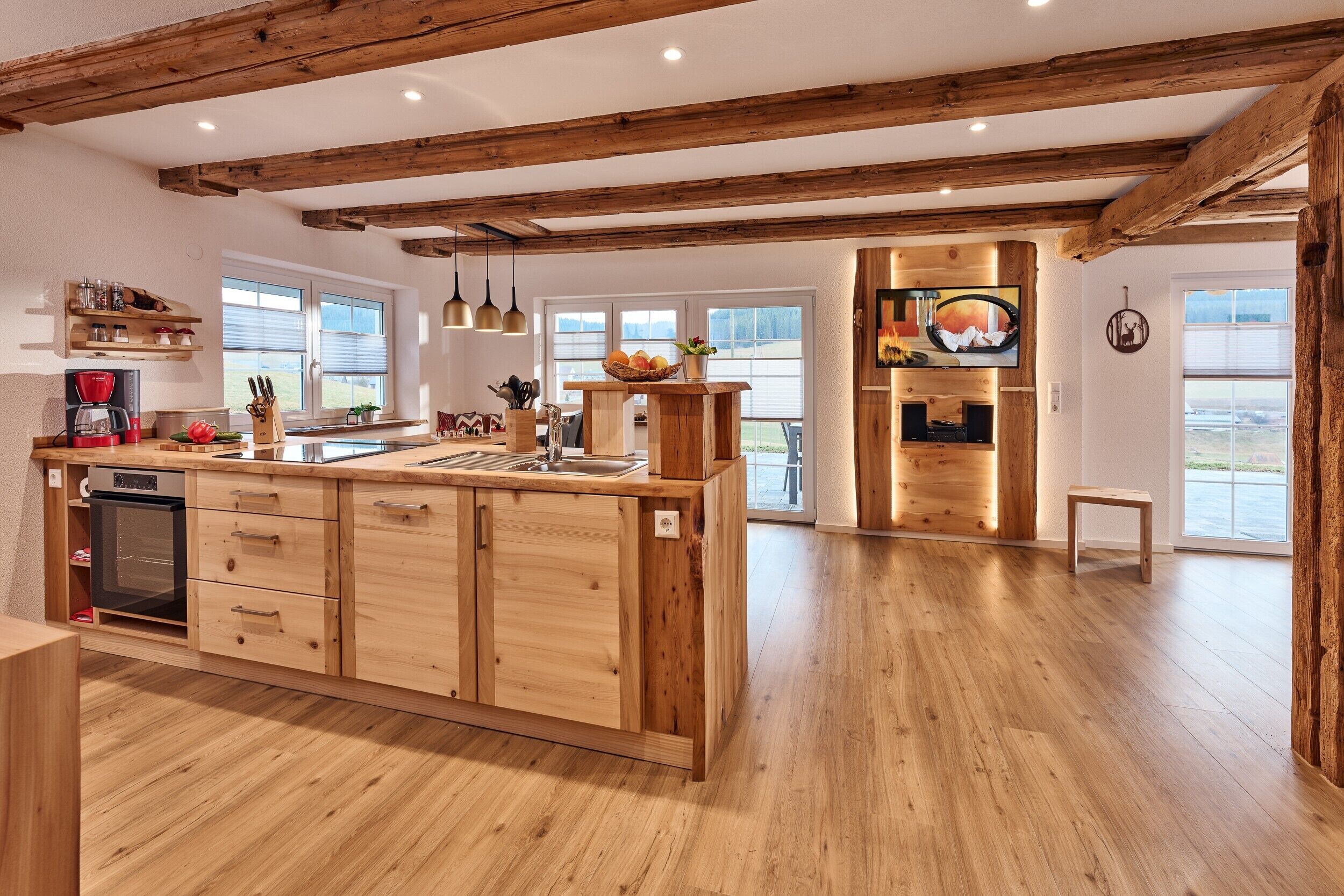 Kylskåp, ugn, spishäll och diskmaskin