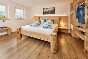 2 bedrooms, iron/ironing board, free WiFi, bed sheets - Apartment 'Schwalbennest' with Mountain View, Private Garden and Wi-Fi (Eisenbach (Hochschwarzwald))