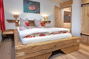 2 bedrooms, iron/ironing board, free WiFi, bed sheets - Apartment 'Talblick Mit 80qm' with Mountain View, Private Terrace and Wi-Fi (Eisenbach (Hochschwarzwald))