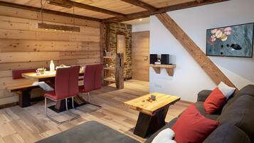 电视、乒乓球、立体声音响