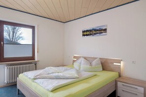 2 bedrooms, free WiFi, bed sheets