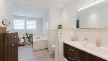 Dusch, hÄrtork och handdukar