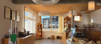 Appartement "Central Home with Balcony" avec jardin privé, balcon et Wi-Fi