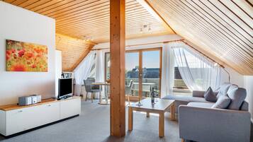Fernseher, Stereoanlage