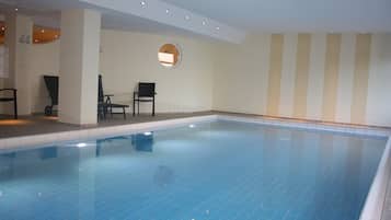 Innenpool, beheizter Pool