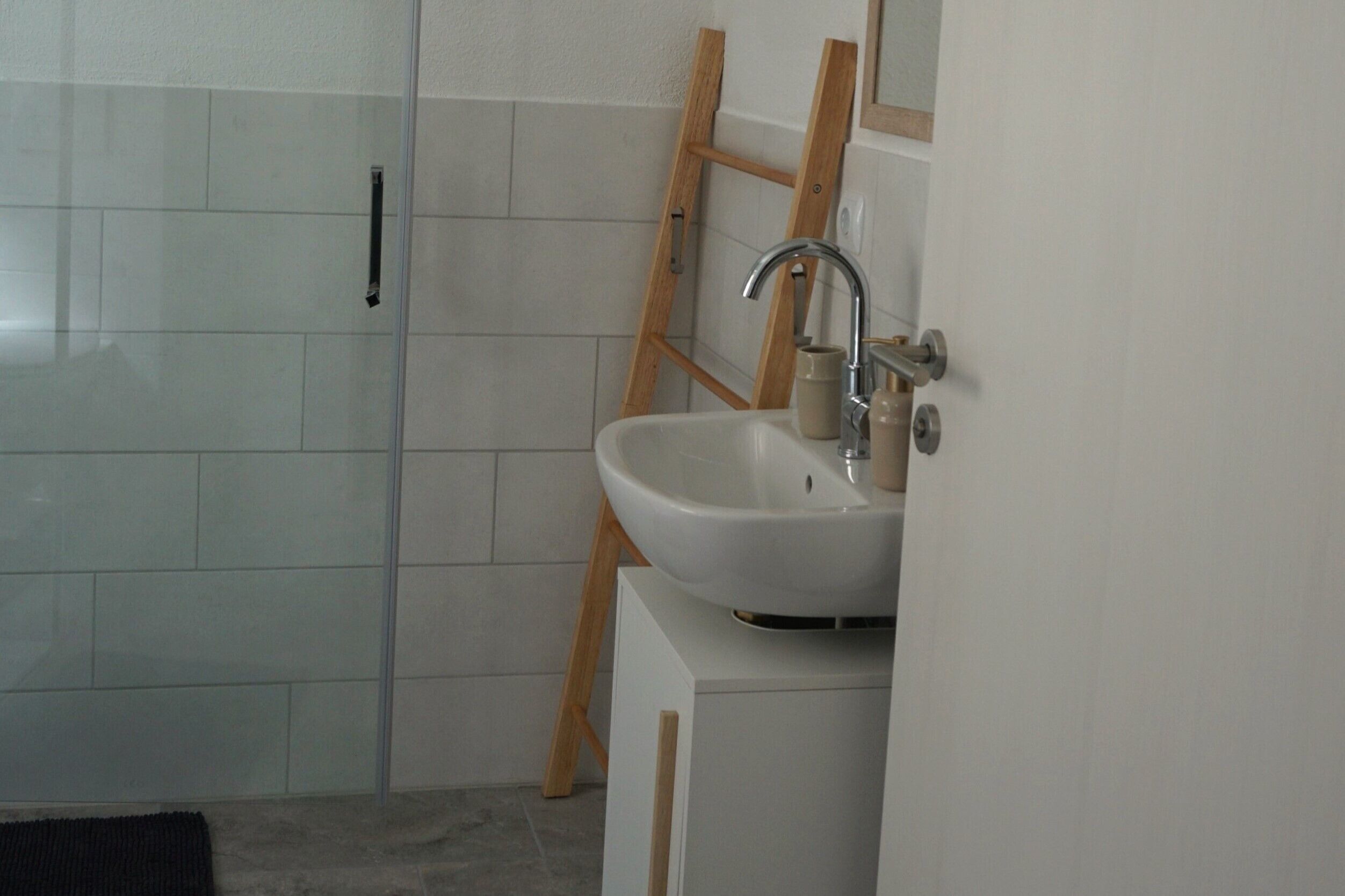 Dusch, hårtork och handdukar