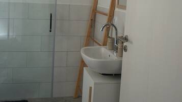 Dusch, hÄrtork och handdukar