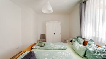 1 bedroom, free WiFi, bed sheets