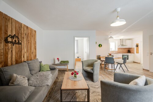 Apartment 'Bergliebe' with Private Terrace and Wi-Fi