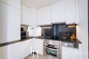 Studiolejlighed - balkon - udsigt til marina | Privat køkken