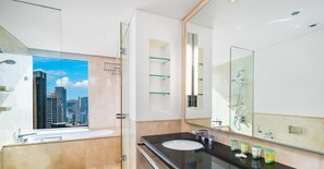 Studio, Balkon, Blick auf den Jachthafen | Badezimmer