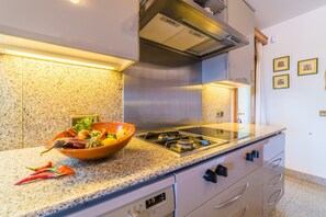 House | Private kitchen