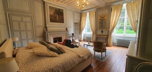 5 chambres, fer et planche à repasser, Wi-Fi gratuit, draps fournis