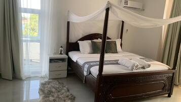 Deluxe Apartment, Balcony, City View | 3 bedrooms, laptop workspace, WiFi (free), individually decorated